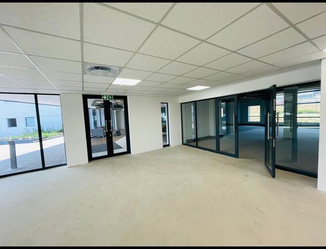 1,200M² OFFICE TO LET IN VORNA VALLEY